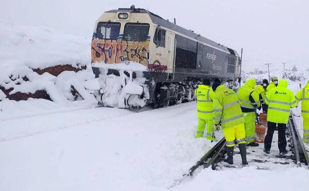 Renfe restablece el servicio entre Castilla y León y Madrid y las conexiones con el norte