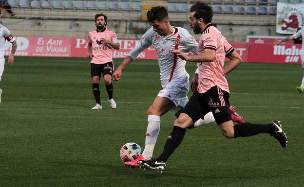 Idiákez devuelve a Héctor Hernández al área
