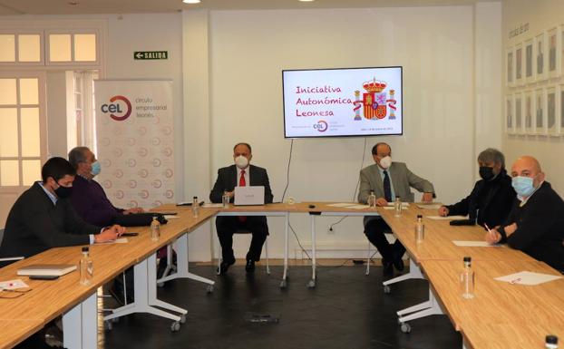 Iniciativa Autonómica Leonesa presenta al CEL el estudio que avalaría la hipotética constitución de una comunidad autónoma leonesa