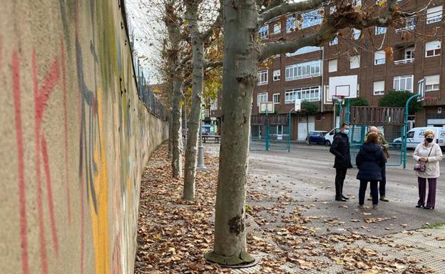 El PP denuncia que Diez «no es capaz de conseguir 2.000 euros para poner una valla en Velasquita después de un soterramiento de 50 millones»