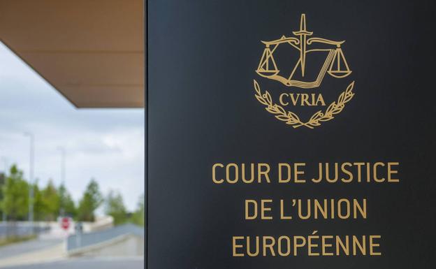 La justicia europea condiciona la devolución de un menor inmigrante