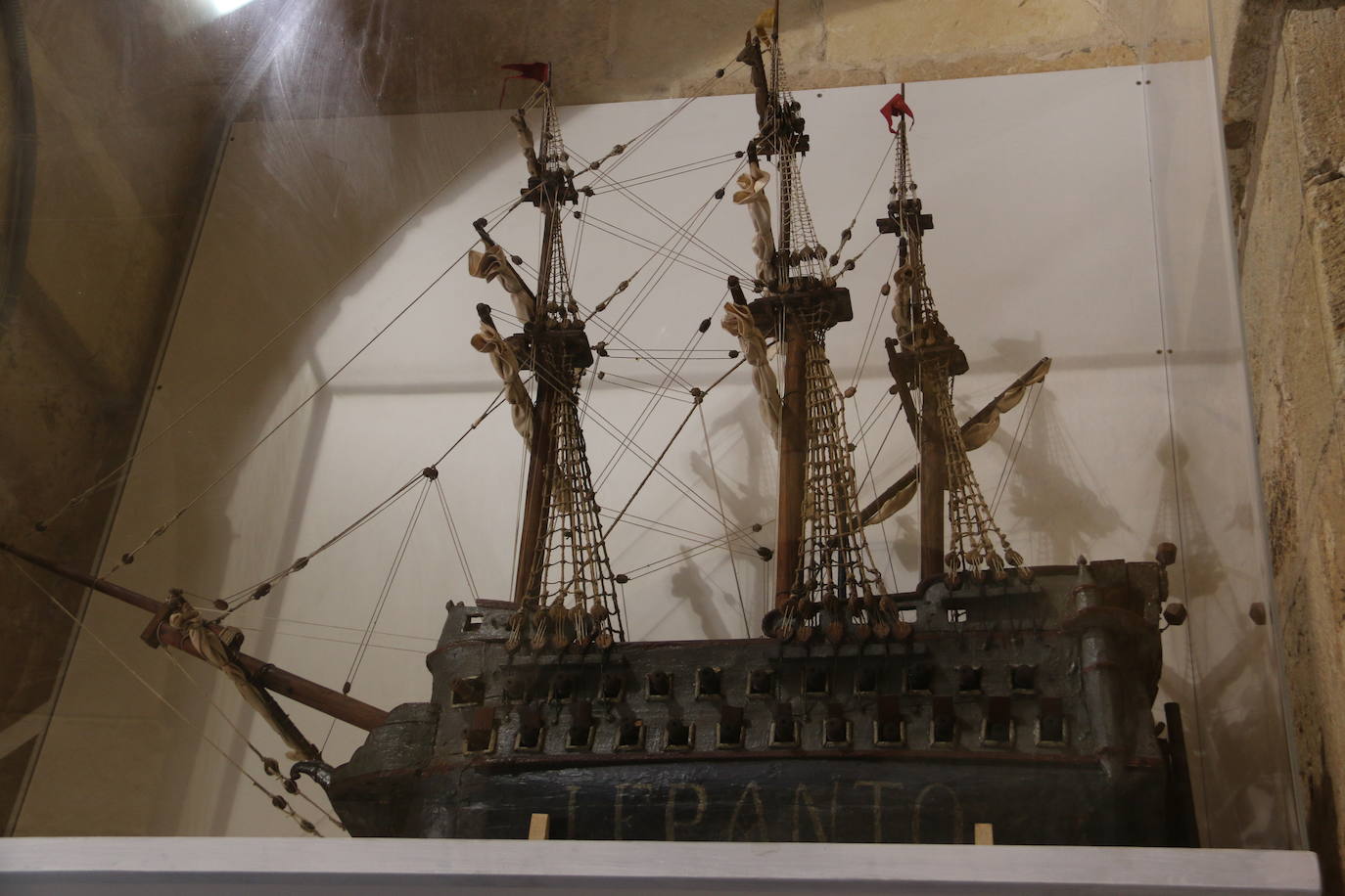 Una maqueta de devoción a la Virgen