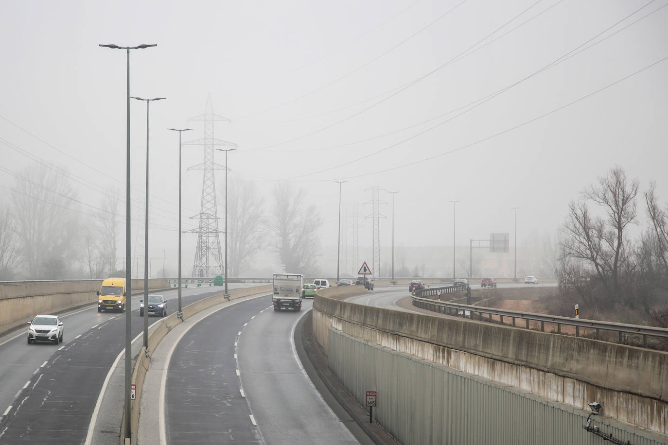 La niebla se instala en la capital