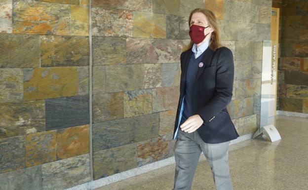 Pablo Fernández: «Pablo Iglesias jamás equiparó la situación de Puigdemont a la de los exiliados republicanos»