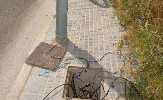 Un informe desvela que el Ayuntamiento instaló 30 kilómetros de cable de alumbrado pese a no ser su competencia