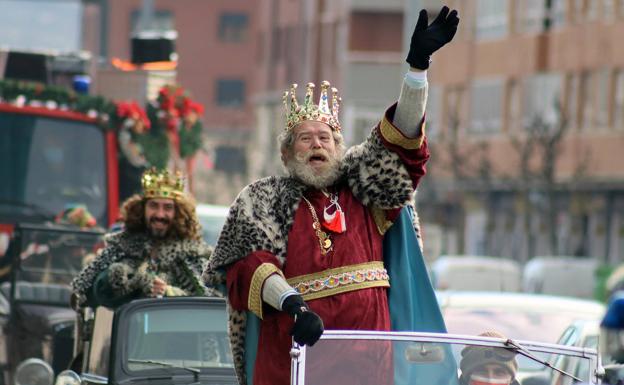 La visita de los Reyes tiene multa: la Junta abre expediente a León, Villaquilambre, San Andrés y Sariegos