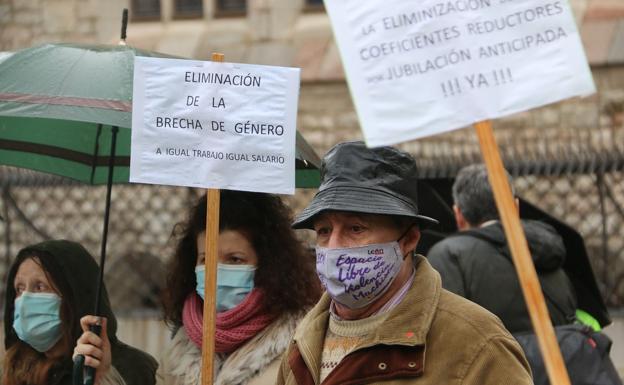 Los pensionistas denuncian que con la 'reforma Escrivá' el sistema público está «abocado al desastre»