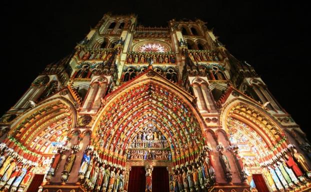 León devolverá a su catedral la policromía original a través de la iluminación con láser