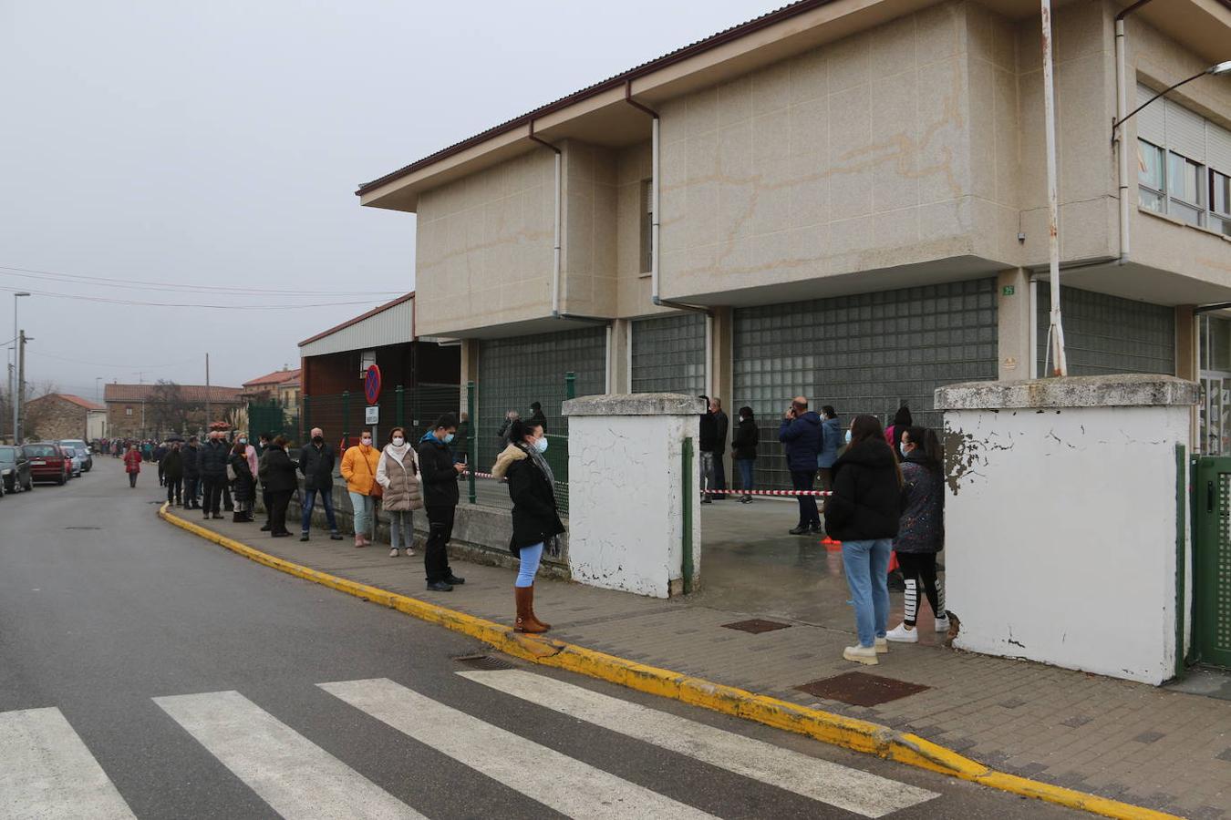 Los vecinos de Boñar se someten a un cribado para detectar asintomáticos