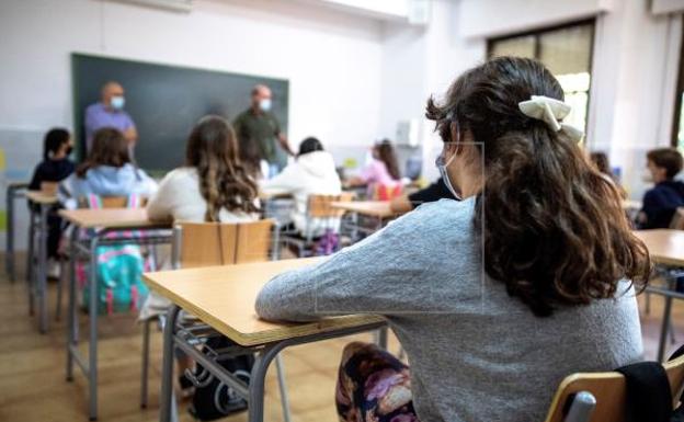 La Junta de Personal Docente pide que se realicen cribados en centros públicos no universitarios cuando haya «riesgo extremo»