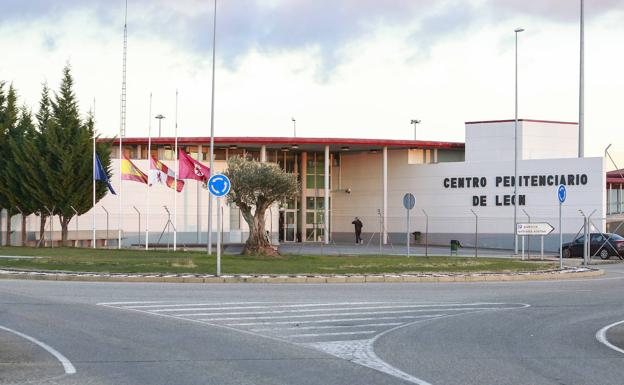 Acaip pide que se planifique «de forma inmediata» la vacunación de trabajadores e internos del Centro Penitenciario de León