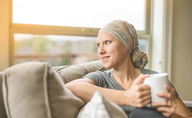 CaixaBank y la AECC promueven una campaña de donativos a favor de la investigación contra el cáncer y la asistencia a los pacientes