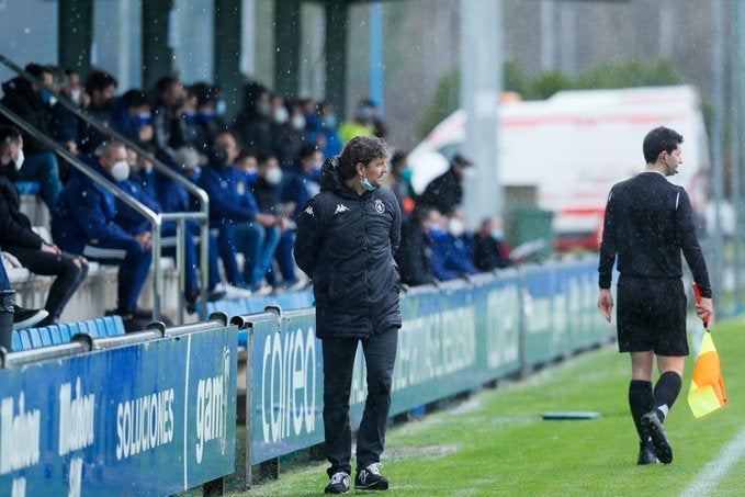 Idiakez: «Hemos jugado mal, pero la calidad nos ha hecho ganar»