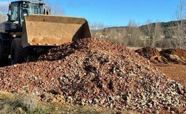 El PP de León señala que en 2016 se autorizó la utilización de parcelas municipales para depositar tierras y no escombros