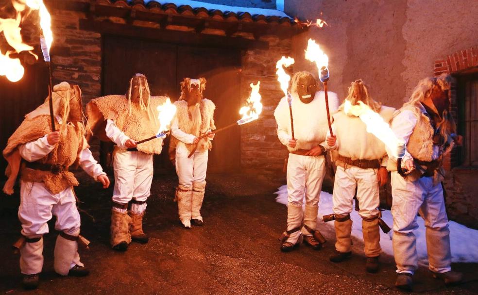 La Zafarronada de Riello, la tradición no se pierde se vive desde dentro