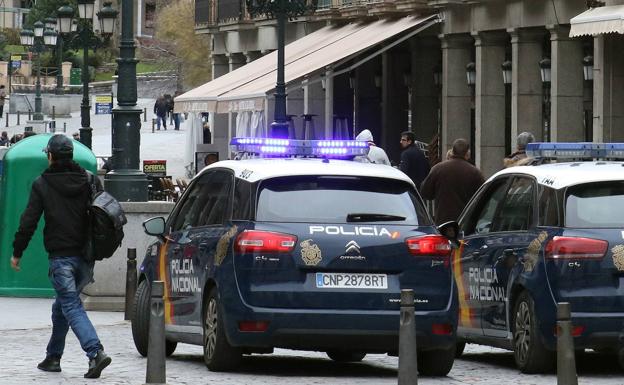 Dos investigados en Segovia por echar droga en la bebida de tres jóvenes y por tocamientos a una de ellas