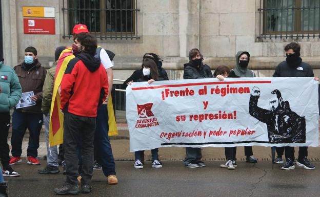 Unos 70 leoneses piden la libertad de Pablo Hasel: «No nos va a callar un estado criminal»