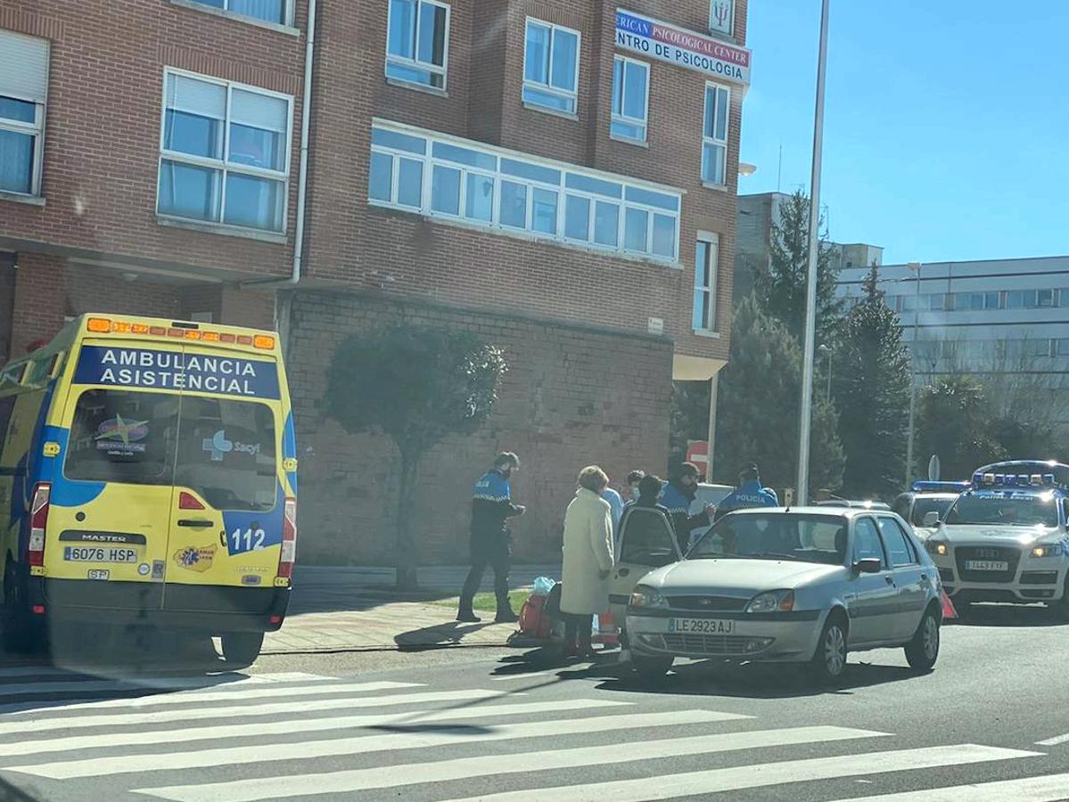 Colisión entre una moto y un turismo