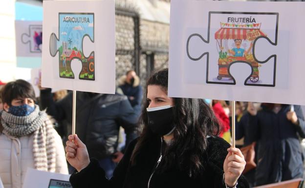 Los autónomos salen a la calle para lanzar un SOS y pedir ayudas que «salven nuestros negocios»