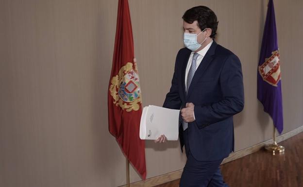 El TSJCyL inadmite la querella interpuesta contra Mañueco por el adelanto del toque de queda