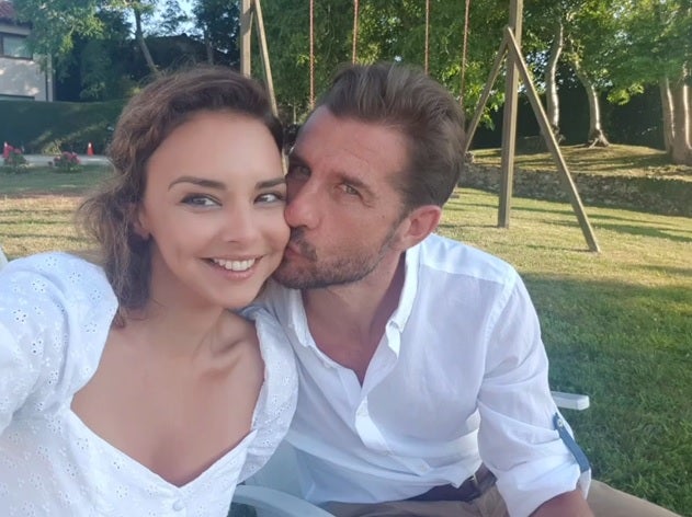 Chenoa comparte sus imágenes más románticas con Miguel Sánchez Encinas para celebrar sus dos años de amor