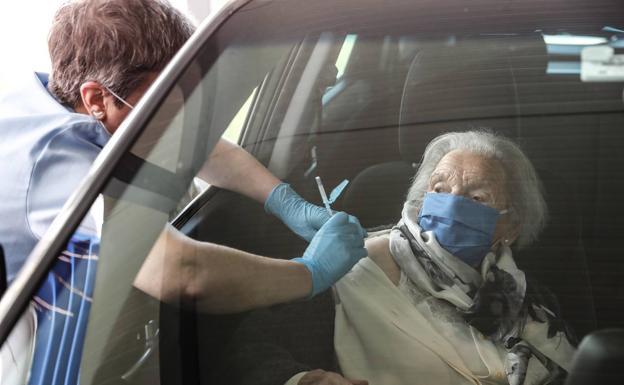 CSIF exige a Atención Primaria de León «que no ponga en duda el trabajo de ningún enfermero» tras la vacunación en coche en Mansilla