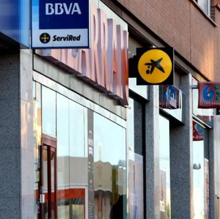 La provincia de León pierde en diez años 214 oficinas bancarias