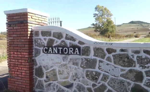 Irene Rosales, voluntaria para ayudar a Isa a elegir su vestido de novia