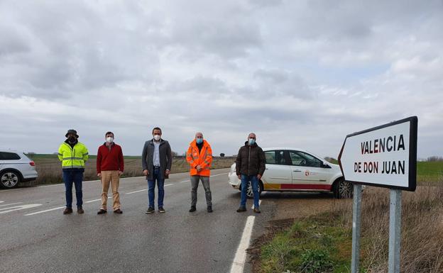 La Diputación de León invierte 84.070 euros en el pintado de marcas viales en 37 carreteras de la provincia