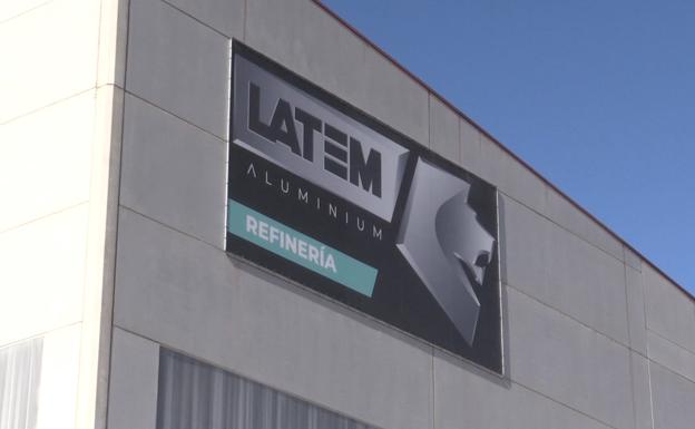Empresarios y sindicatos valoran «muy positivamente» la apuesta de la Junta por Latem Aluminium pero piden «que no se quede solo en la foto»