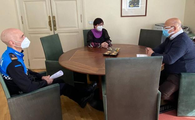 Camino Cabañas traslada al subdelegado del Gobierno «el malestar vecinal» por los ruidos nocturnos en las obras de Adif