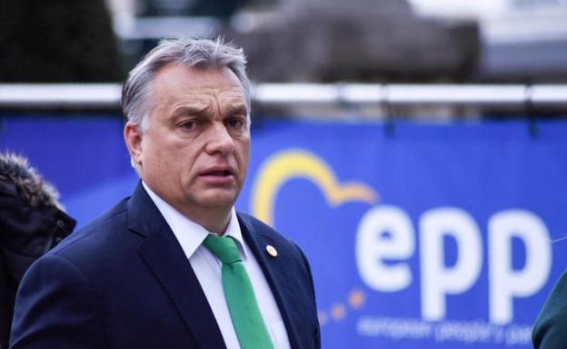 El partido del húngaro Orban sale del grupo parlamentario europeo popular