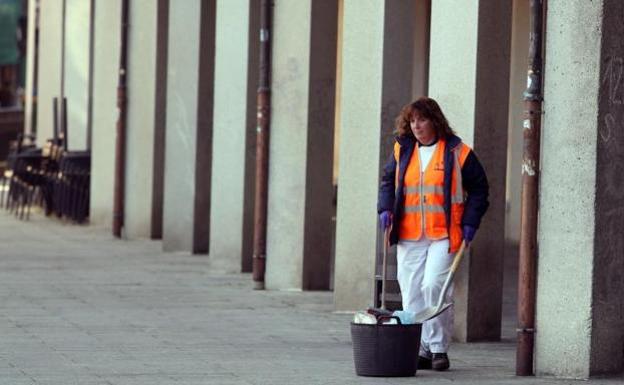 La pandemia arrastra al paro de larga duración a 800 mujeres en Castilla y León