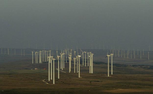 Castilla y León impulsa un proyecto de reciclaje de aerogeneradores con los fondos europeos de recuperación