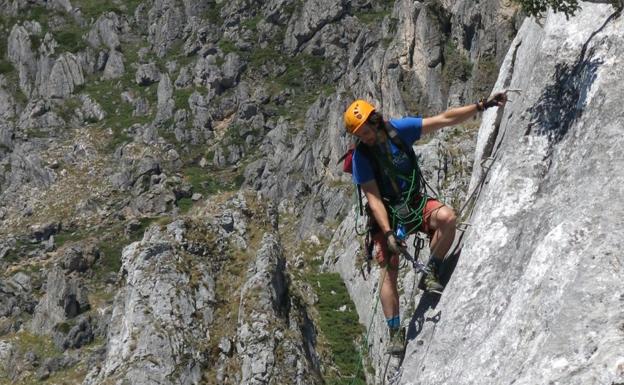 El Área de Deporte de la ULE organiza una excursión a la Vía Ferrata y Tirolina de Arbás