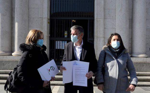 CSIF presenta una demanda contra la Junta por «imponer» de manera arbitraria e injusta el 'decretazo' al personal sanitario