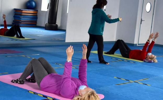 Los usuarios de las actividades deportivas de San Andrés piden la devolución de sus matrículas