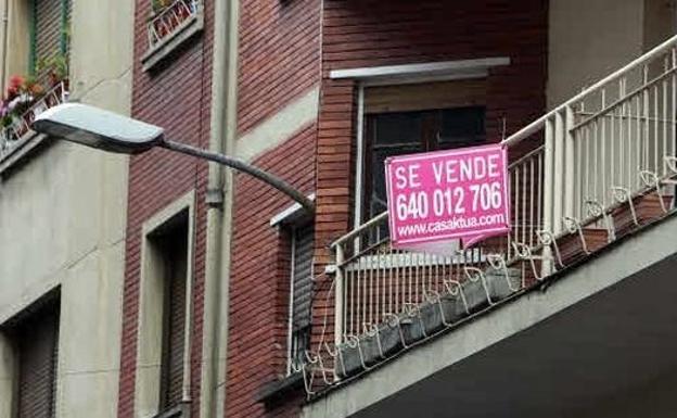 La compraventa de viviendas se reduce un 8,5% en León, hasta las 270 transacciones