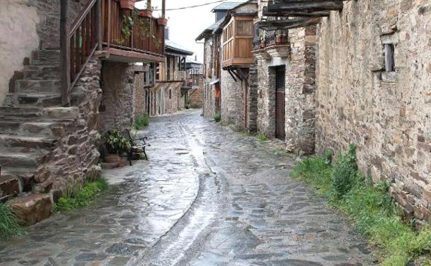 El Gobierno movilizará 10.000 millones de euros para «recuperar» los pueblos