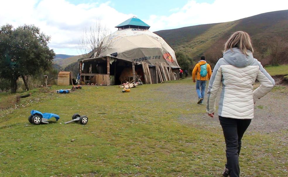 Matavenero: felicidad en una aldea hippie