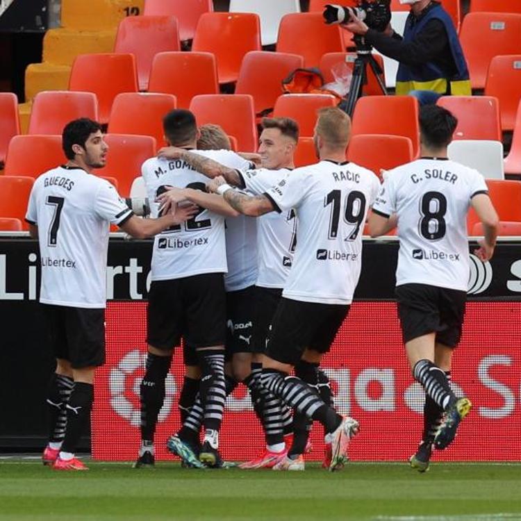 Vídeo: El Valencia sufre pero se lleva tres puntos de tranquilidad