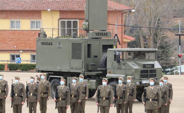 La base Conde de Gazola homenajea al sargento Enrique Veigas cuando se cumplen 25 años de su fallecimiento