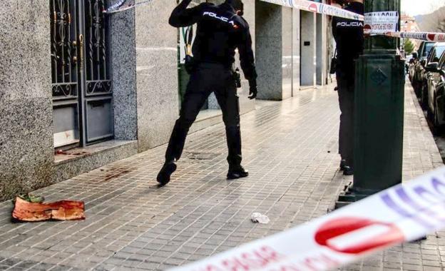 Un hombre apuñala a su pareja y sus dos hijos de 5 y 12 años de edad en Alcoy