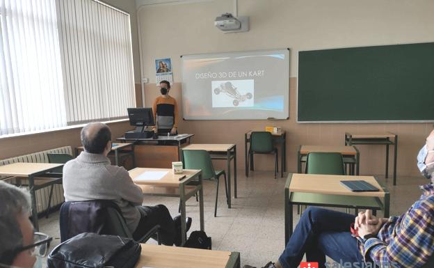 Los alumnos de 2º de Mecatrónica Industrial que cursaron FP Dual en el Colegio Don Bosco defienden sus proyectos