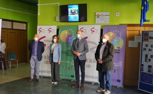 El IES Giner de los Ríos inaugura 'Erasmus Corner', rincón para la exposición de los Proyectos Europeos Erasmus+