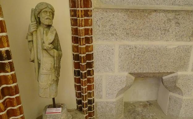 El Palacio de Gaudí elige la escultura Santiago Peregrino como la pieza del mes de marzo