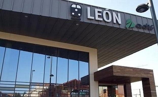 Adif apagará la iluminación de la fachada de la estación de León durante 'la Hora del Planeta'