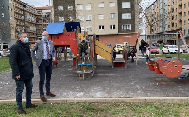 León mejorará y ampliará la zona infantil del jardín de La Alameda en el Polígono de La Torre