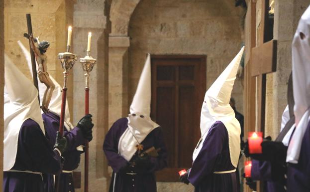 El Silencio canta el Calvario Leonés para recordar la Semana Santa de antes de la pandemia