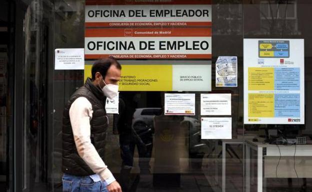 Las crisis provocan caídas de hasta el 50% en el salario juvenil